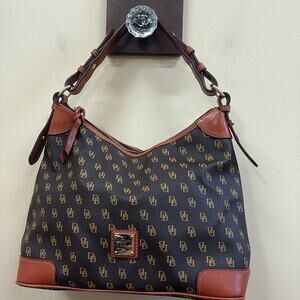 Dooney & Bourke hobo adjustable strap shoulder bag